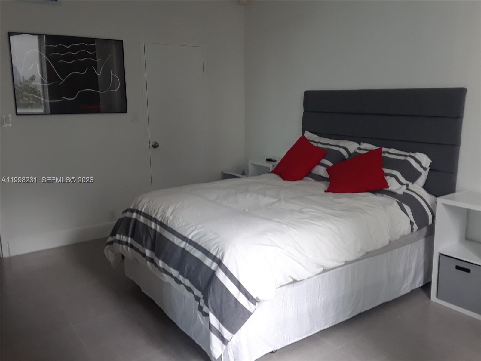 BAY PARK TOWERS CONDO - Residential Lease