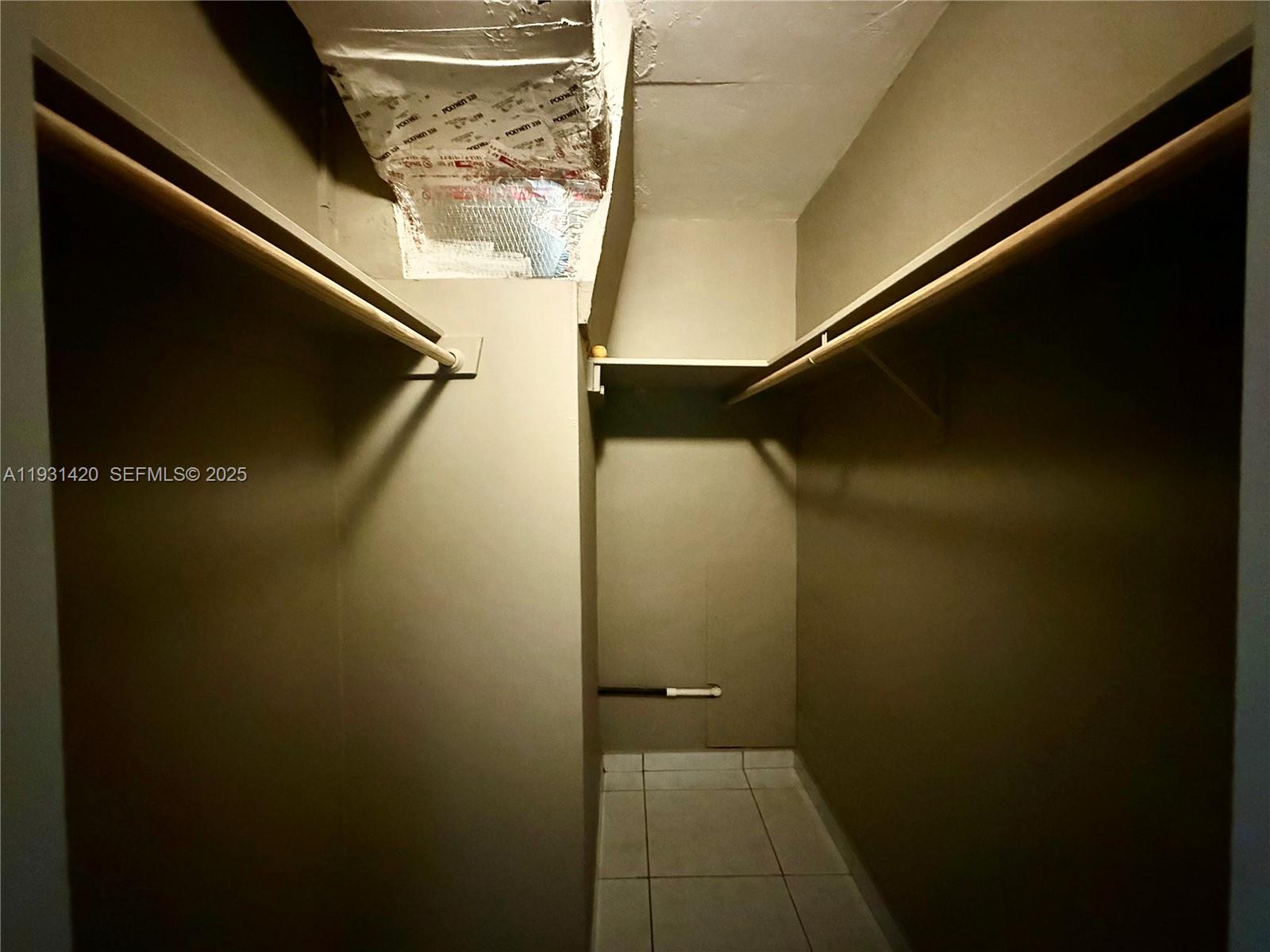 CRYSTAL COURT MANOR NO 5 - Residential