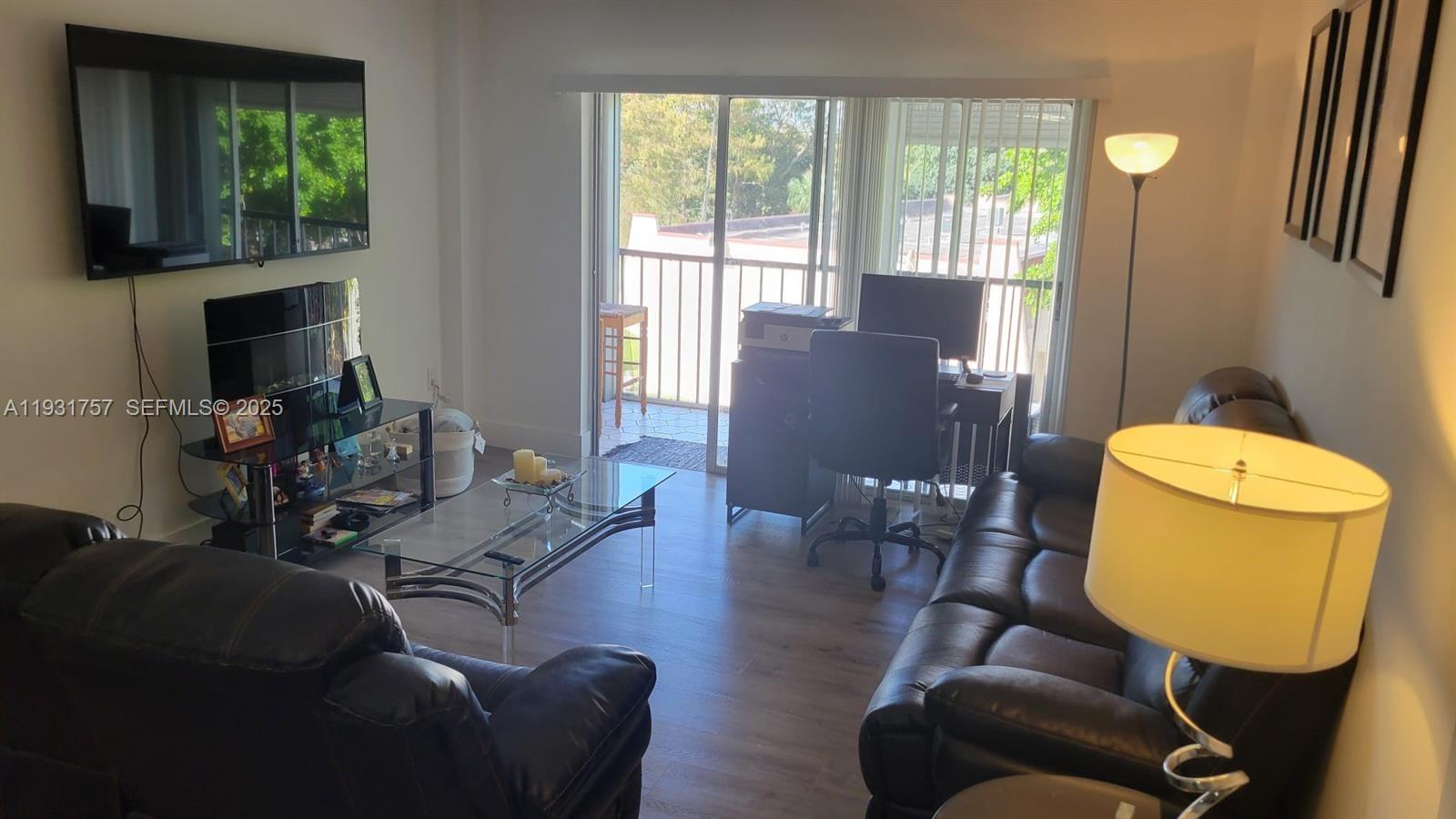 MANORS OF INVERRARY I-4 - Residential Lease