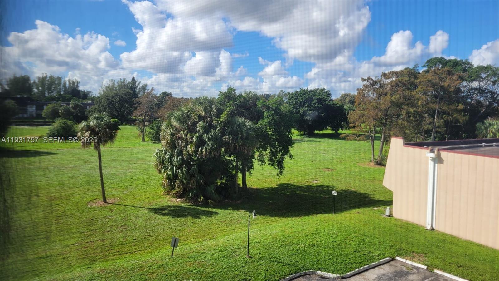 MANORS OF INVERRARY I-4 - Residential Lease