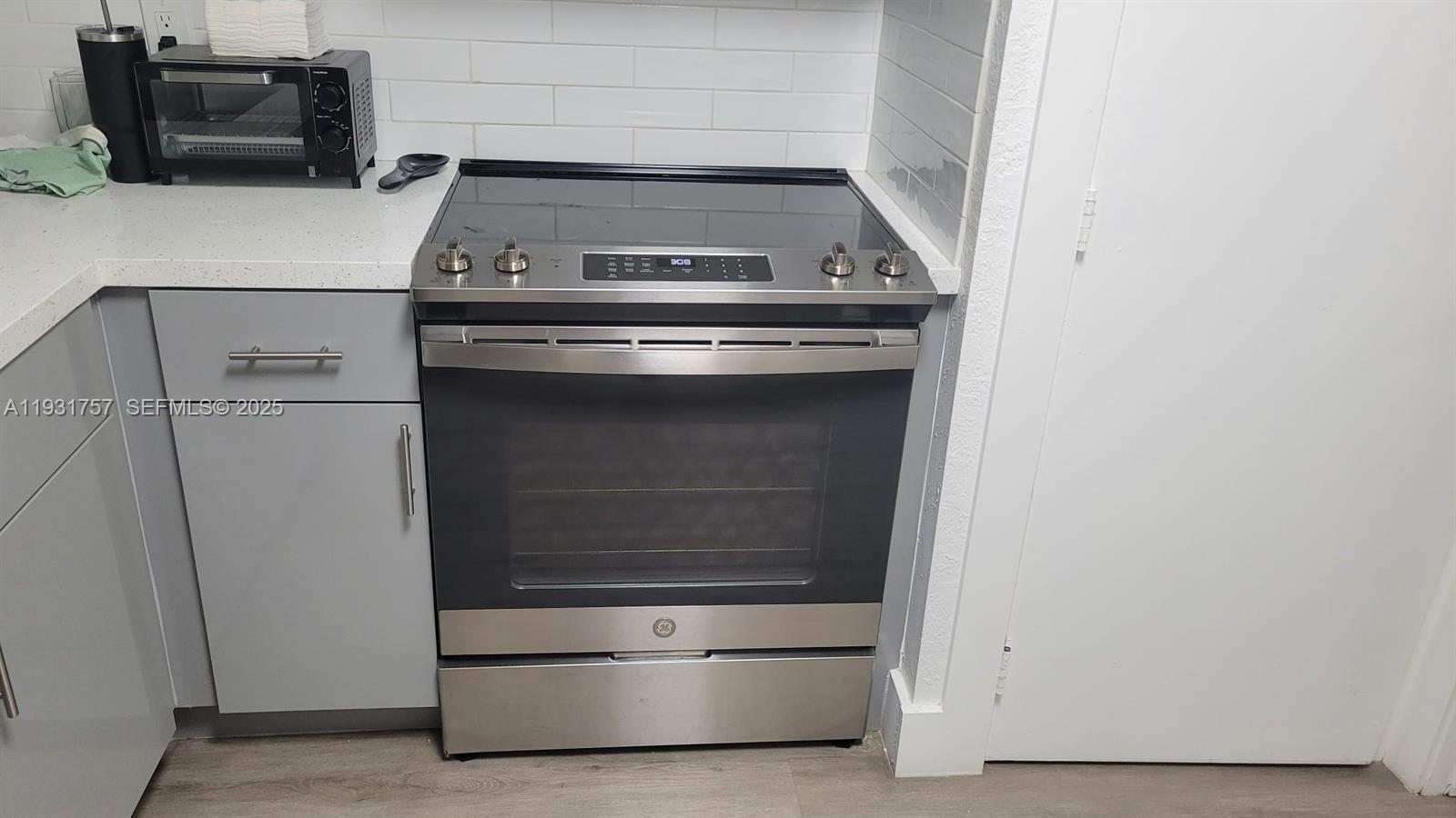 MANORS OF INVERRARY I-4 - Residential Lease