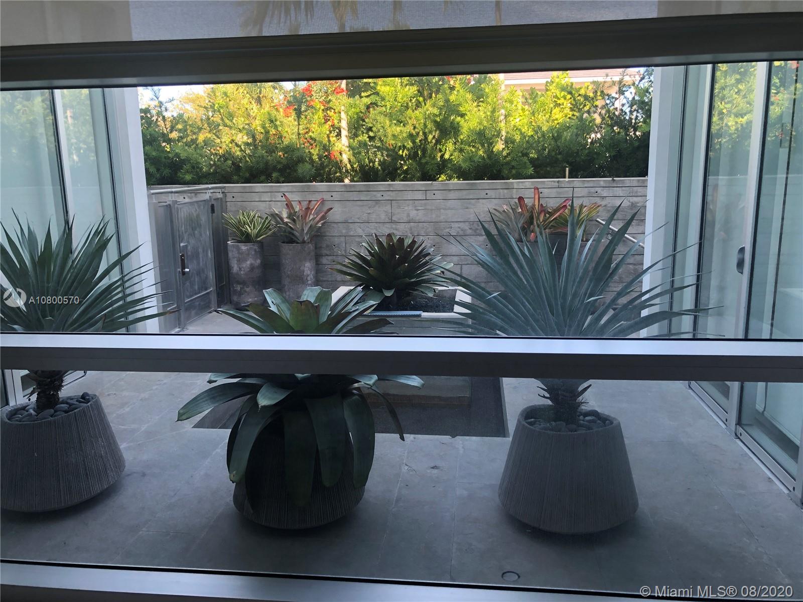 TROPICAL ISLE HOME SUB 4 - Residential