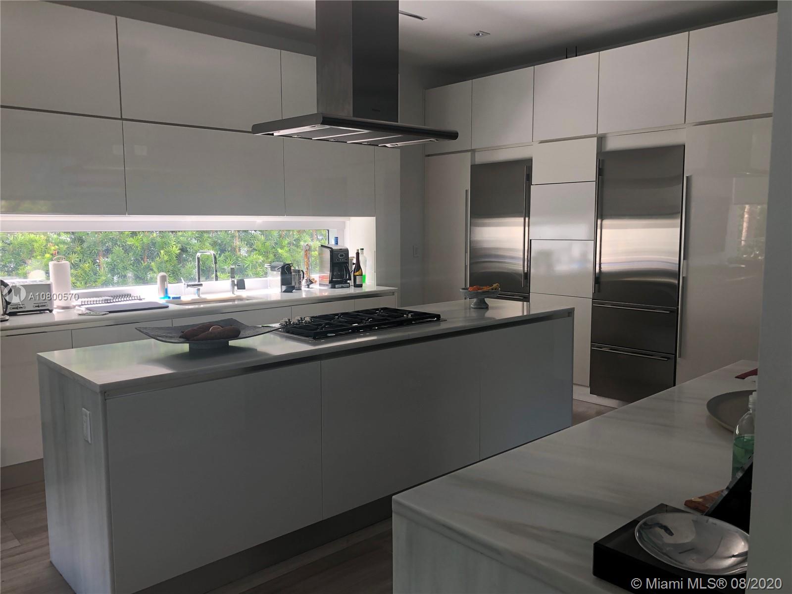 TROPICAL ISLE HOME SUB 4 - Residential