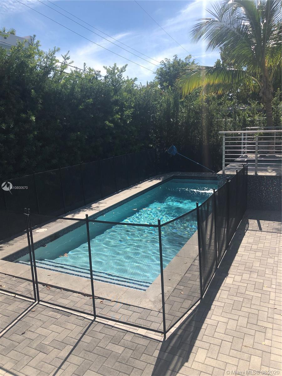 TROPICAL ISLE HOME SUB 4 - Residential