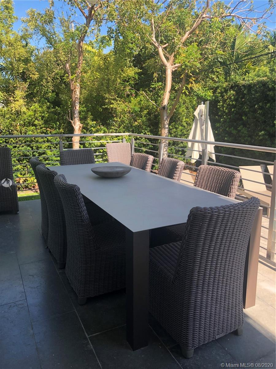 TROPICAL ISLE HOME SUB 4 - Residential