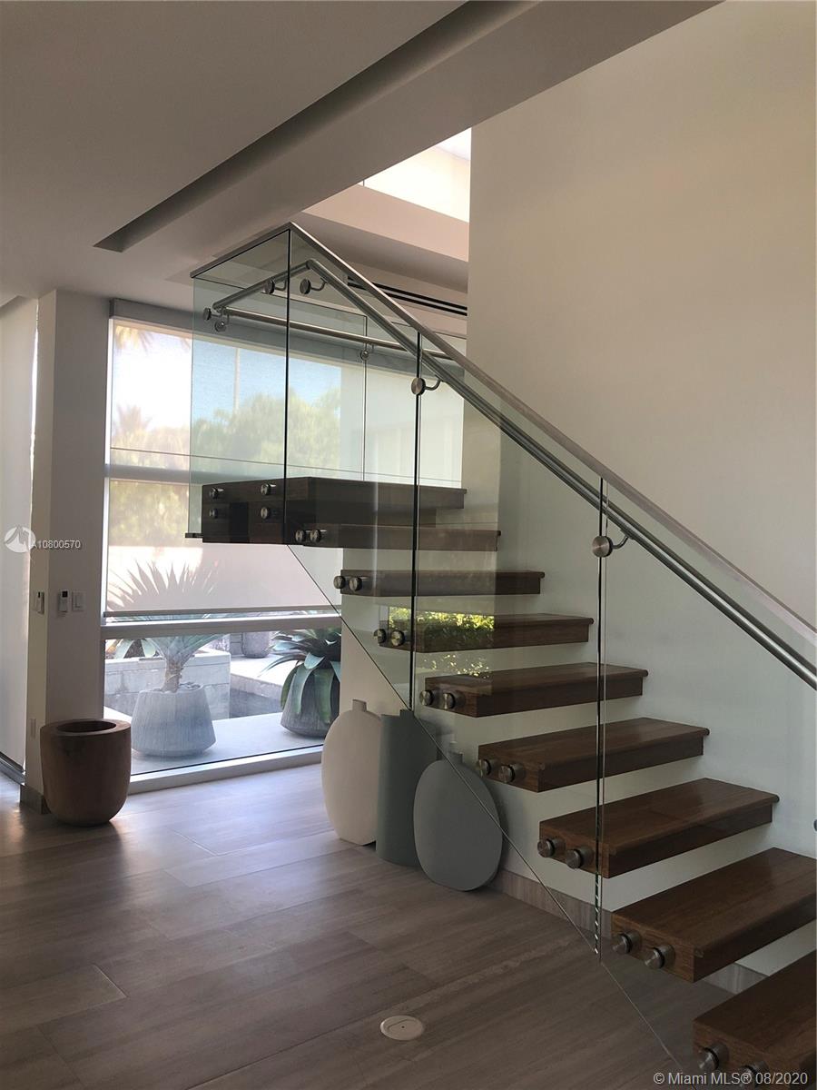 TROPICAL ISLE HOME SUB 4 - Residential