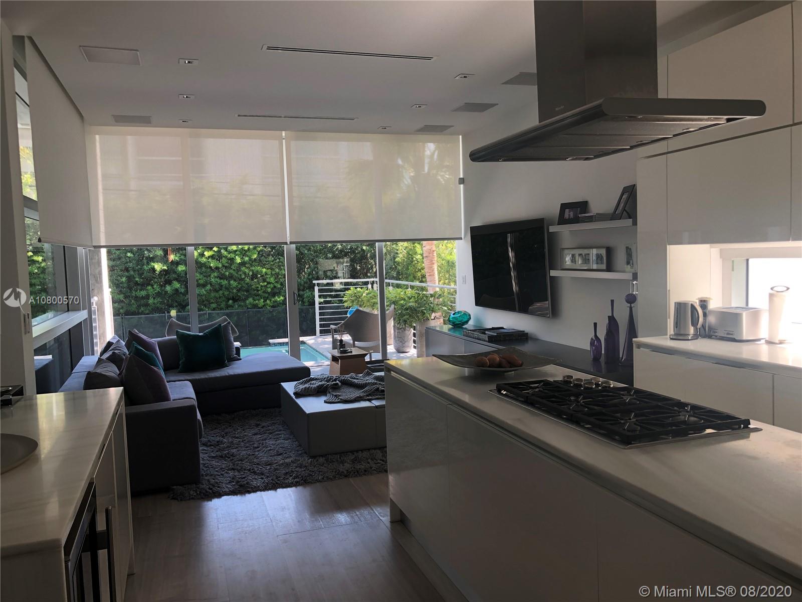 TROPICAL ISLE HOME SUB 4 - Residential