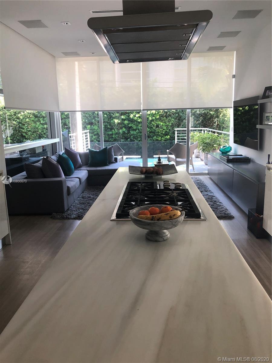 TROPICAL ISLE HOME SUB 4 - Residential