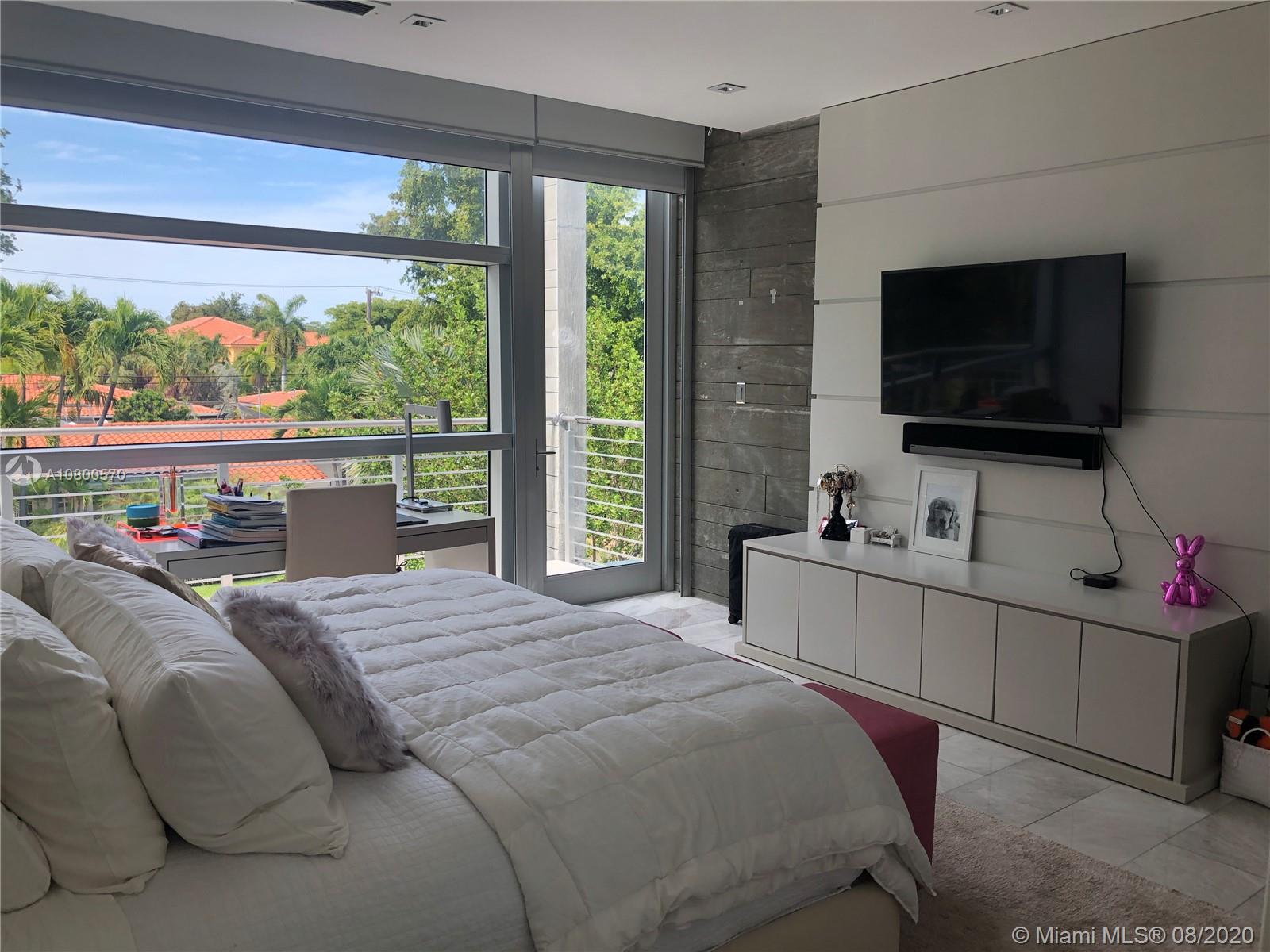 TROPICAL ISLE HOME SUB 4 - Residential