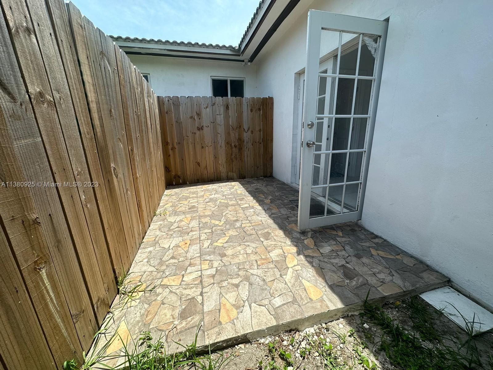 LOCATION, LOCATION, LOCATION! Next to Young Circle Park. Walking distance to shops, restaurants, markets. 5 min from the beach. Up and coming area! Rent INCLUDES UTILITIES. Refrigerator and microwave in the unit. No laundry machines. Car can be parked through the back alley.