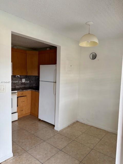 COURTS AT OAKLAND PARK - Residential Lease