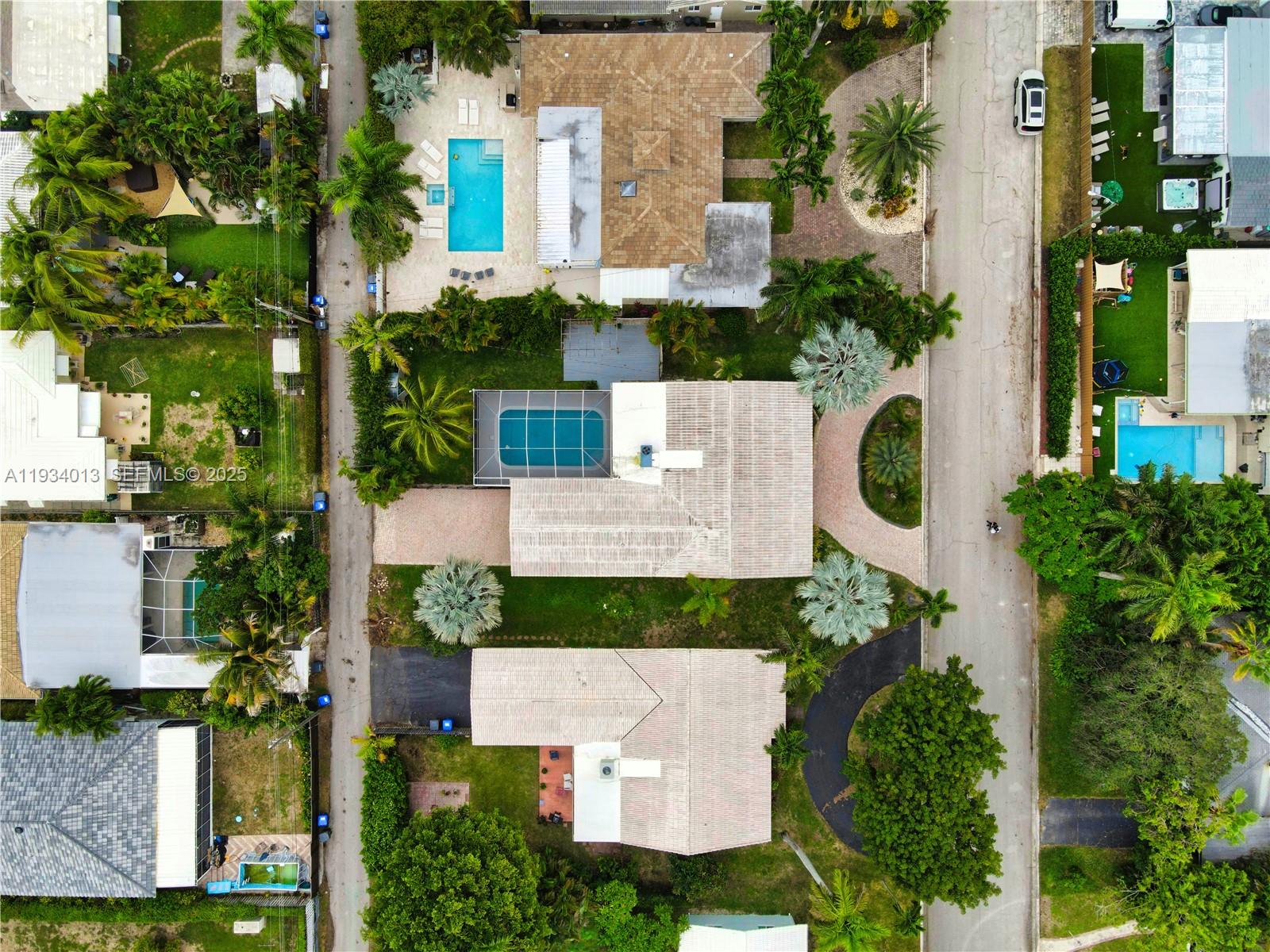 HOLLYWOOD LAKES SECTION - Residential Lease