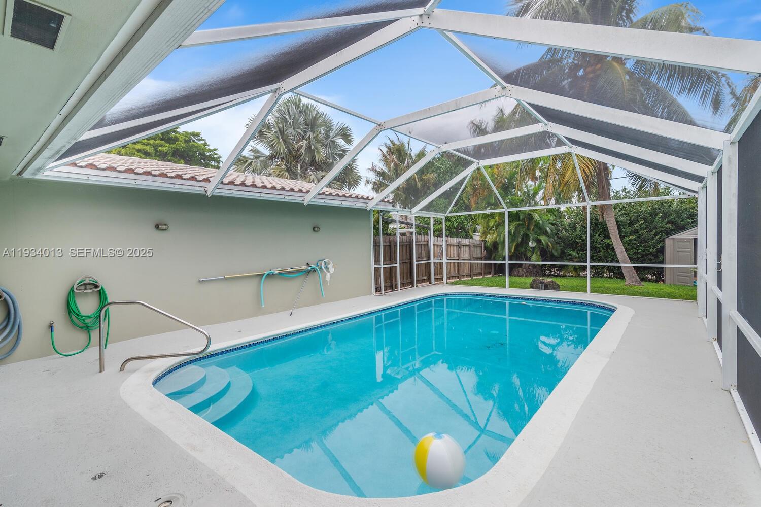 HOLLYWOOD LAKES SECTION - Residential Lease