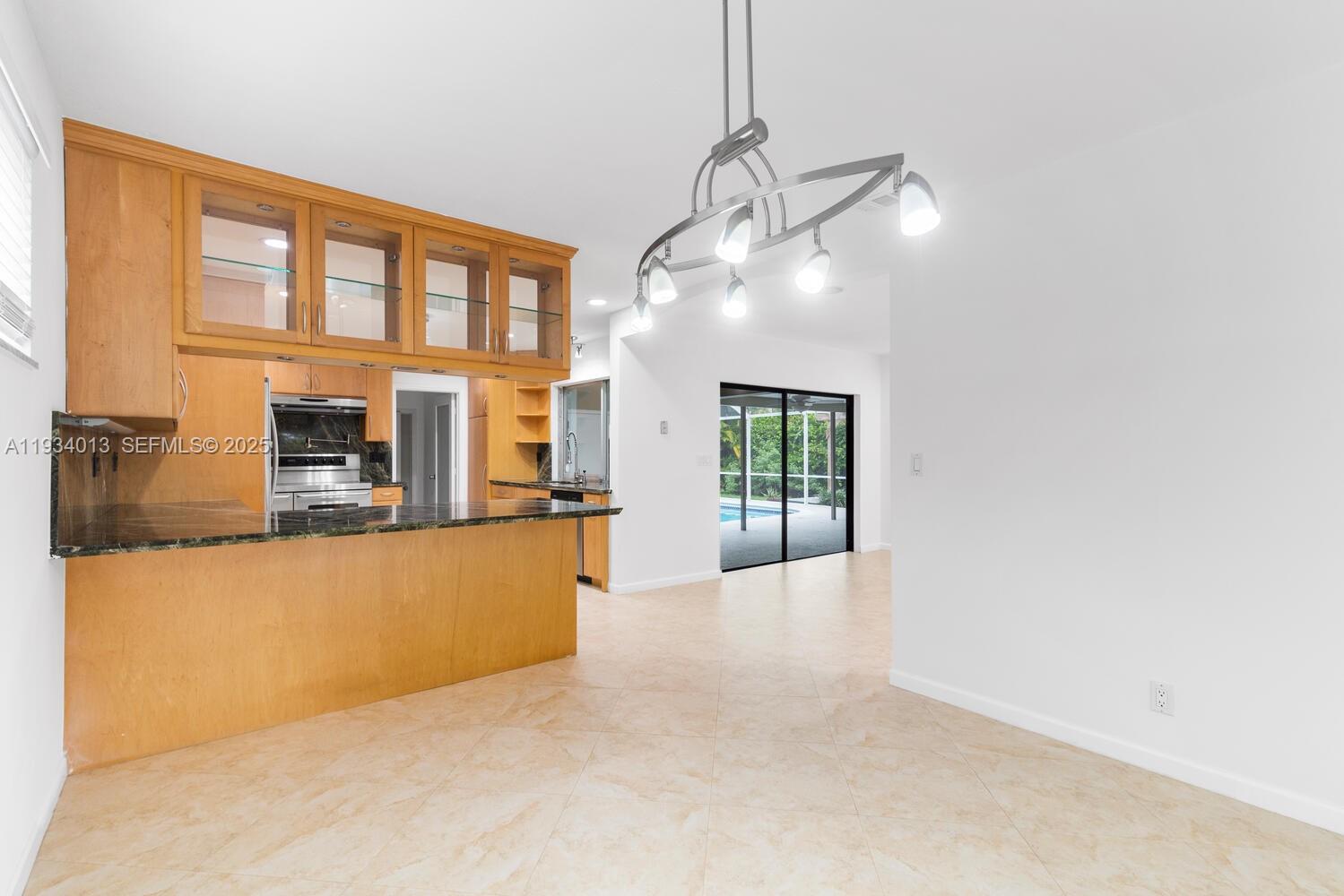 HOLLYWOOD LAKES SECTION - Residential Lease