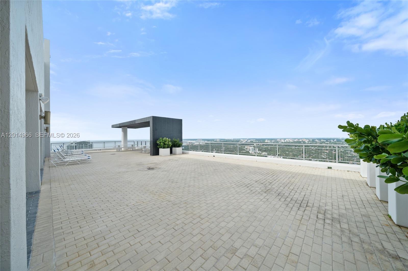 INFINITY AT BRICKELL COND - Residential