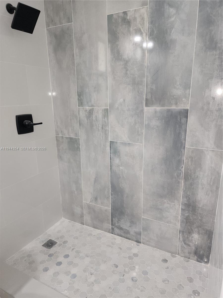 SUNRISE LAKES 17 CONDO - Residential