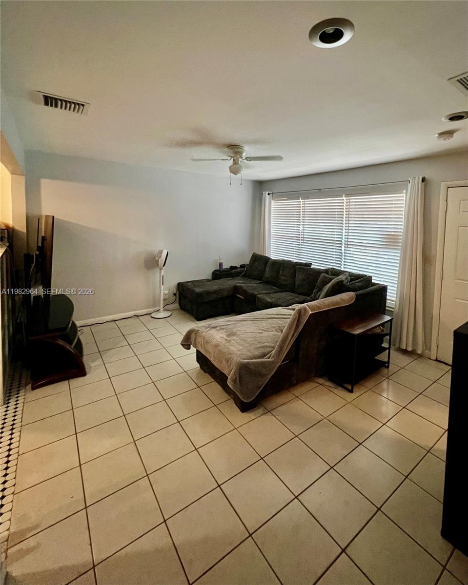 CORAL POINT - Residential Lease