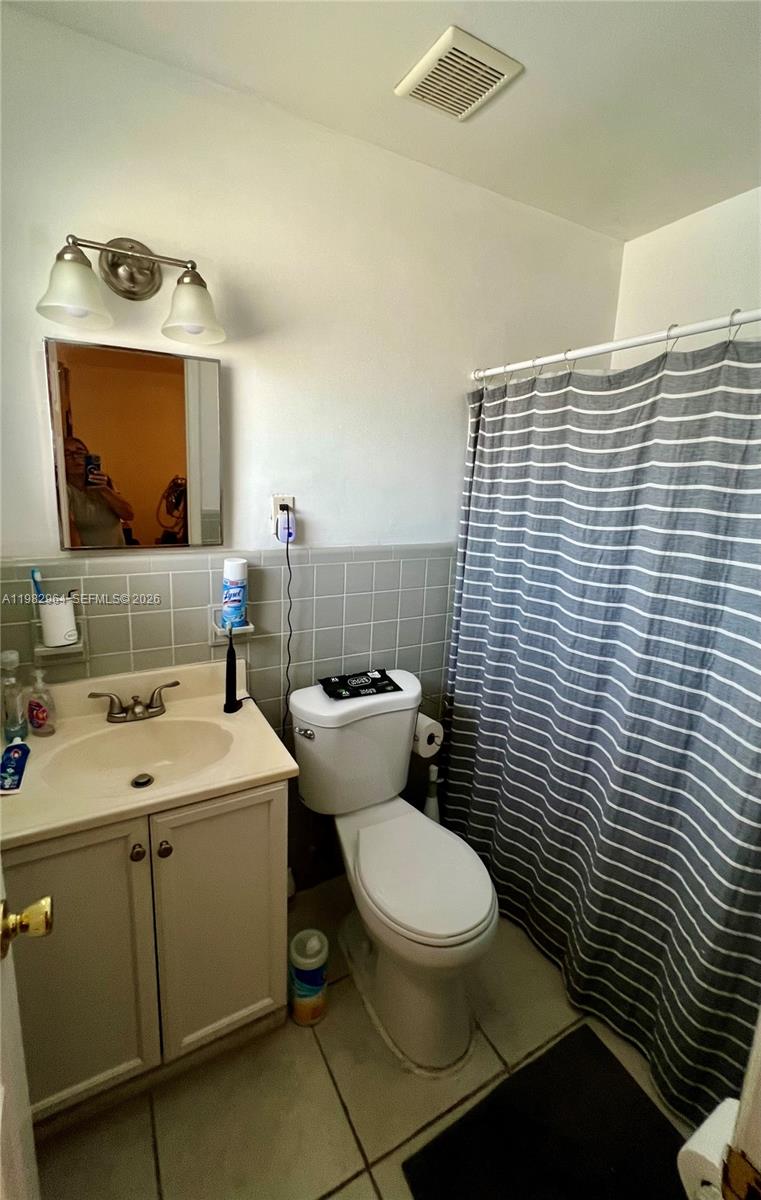 CORAL POINT - Residential Lease