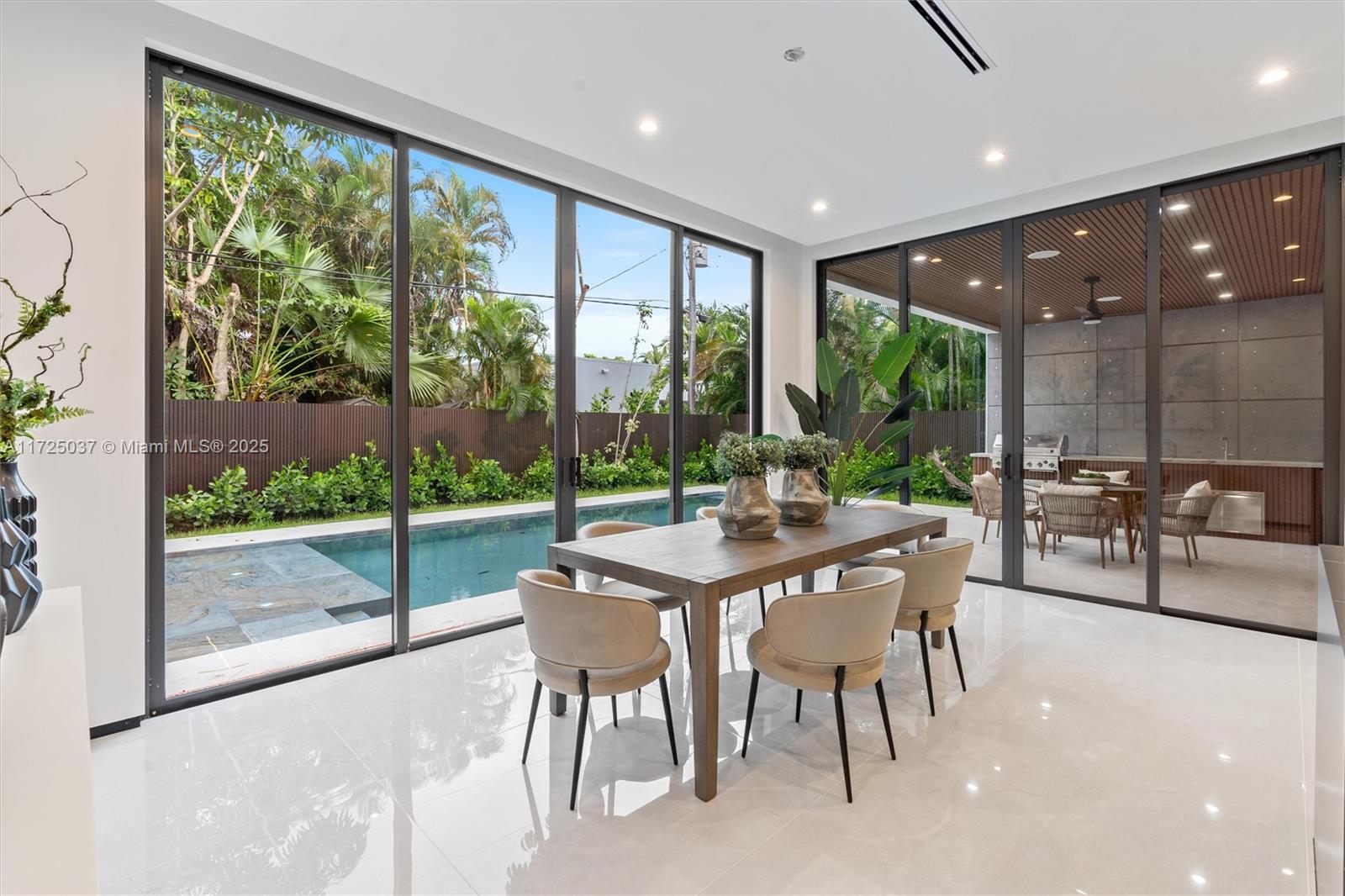 RIO VISTA ISLES - Residential