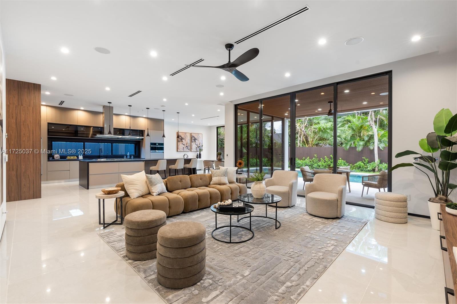 RIO VISTA ISLES - Residential