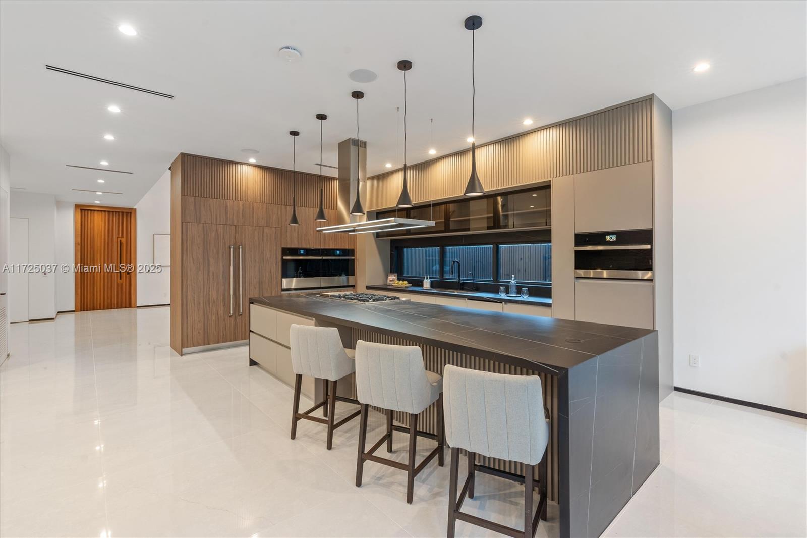RIO VISTA ISLES - Residential