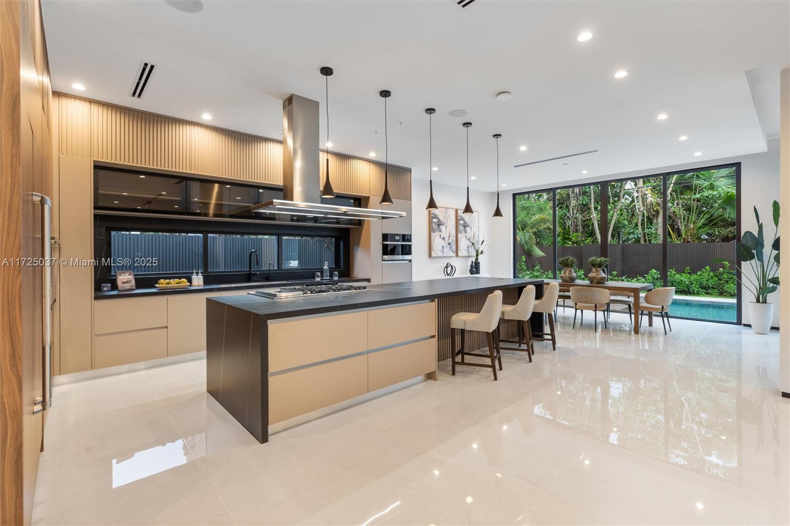RIO VISTA ISLES - Residential