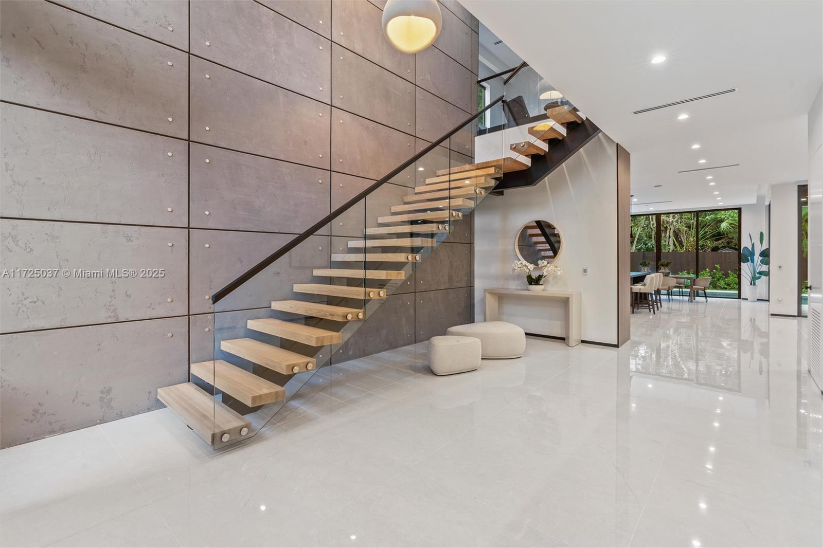 RIO VISTA ISLES - Residential