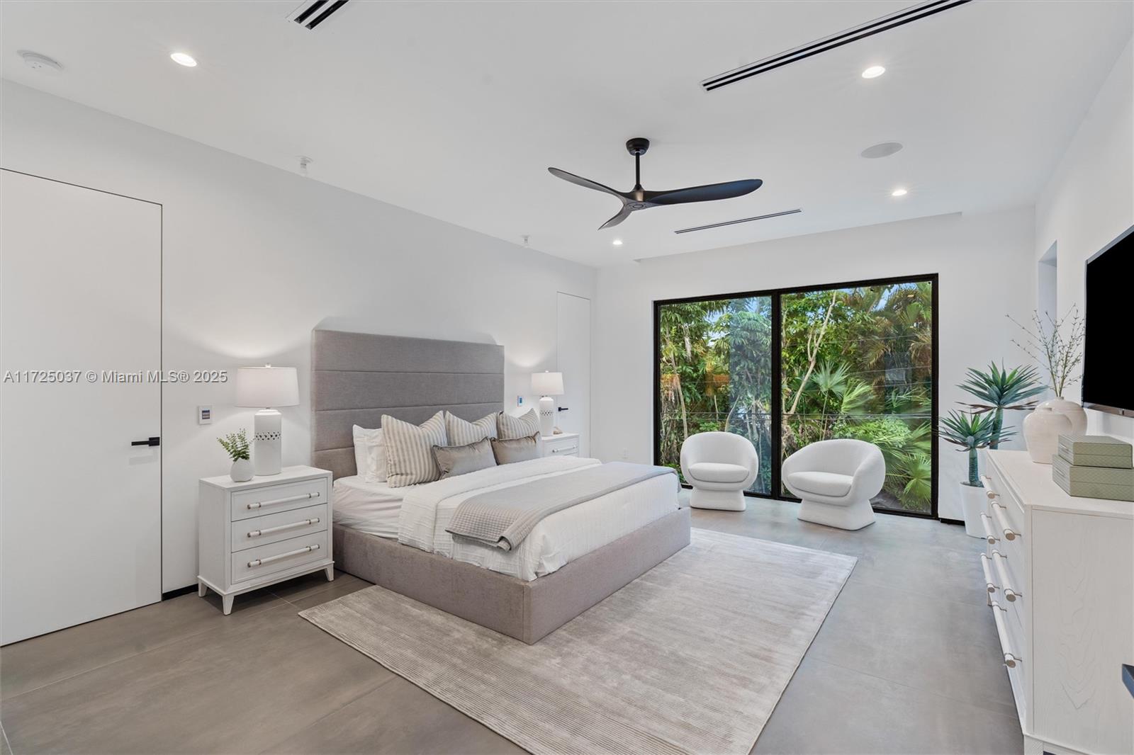 RIO VISTA ISLES - Residential