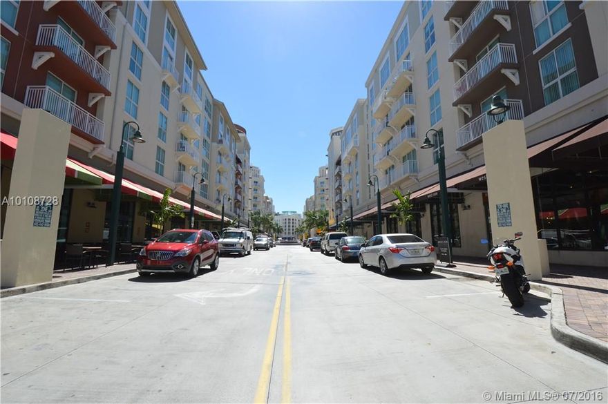 THIS IS A FANTASTIC CORNER UNIT IN SOUTH FLORIDA'S PREMIER URBAN LIVING CONDO. UNIT COMES WITH BEAUTIFUL MARBLE FLOORS THROUGHOUT, A GOURMET KITCHEN WITH SS APPLIANCES, EUROPEAN IMPORTED CHERRY CABINETRY & GRANITE COUNTERTOPS, BUILT-IN CLOSETS, HUGE BALCONY OVERLOOKING LUSHLY LANDSCAPED COURTYARD PLUS MANY OTHER UPGRADES.CLOSE TO SHOPS, RESTAURANTS, PUBLIX & METRORAIL. EASY ACCESS TO MAJOR HIGHWAYS.