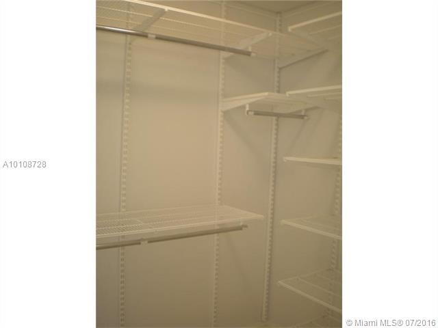 DOWNTOWN DADELAND CONDO N - Residential Lease