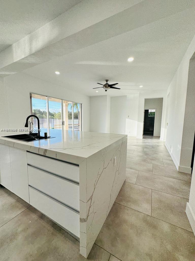 1887 Harbor View Cir