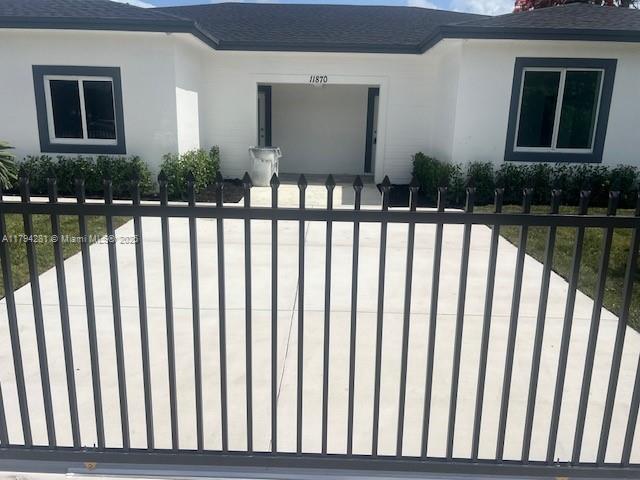STUNING 3214 SQ.FT UNDER CONSTRUCTION DUPLEX, EACH SIDE 4 BEDROOM 2 BATHROOM , 2 WATER METERS , TWO ELECTRICAL METERS , GREAT RENT DEMANT IN THIS AREA FOR 4 BEDROOMS . BIG OVERSIDE LOT.
LOCATION QUALIFIED FOR ALF , BIG BUSINESS OPORTUNITY . ESPECTING TO BE FINISH BY JUNE .