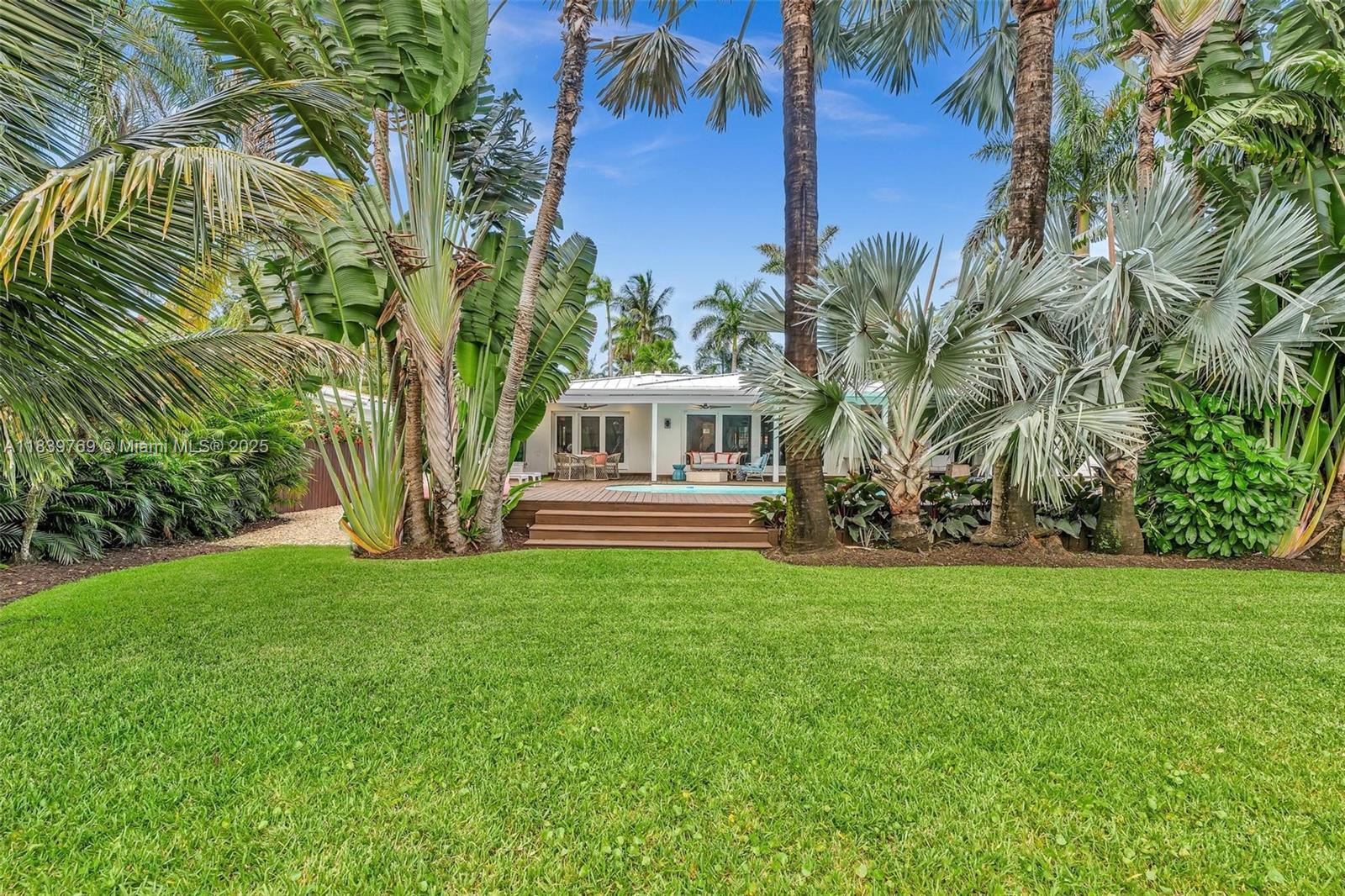 924 Belle Meade Island Dr