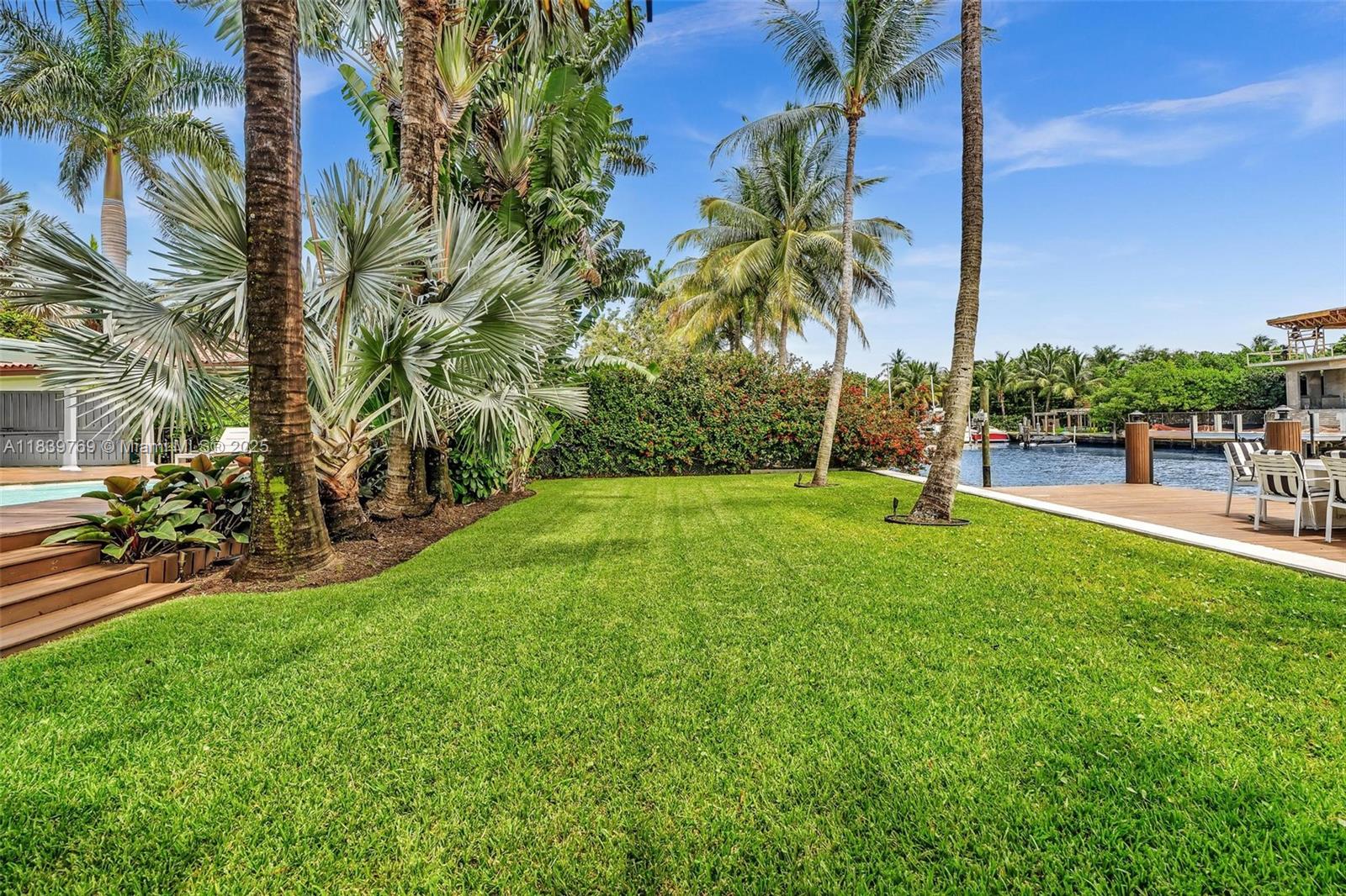 924 Belle Meade Island Dr