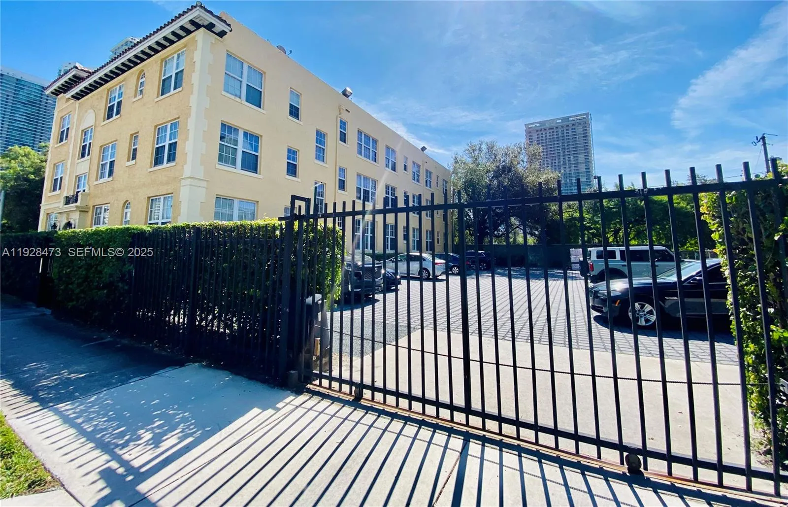 Miami, Florida 33137, United States, 2 Bedrooms Bedrooms, ,1 BathroomBathrooms,Residential,Active,253698