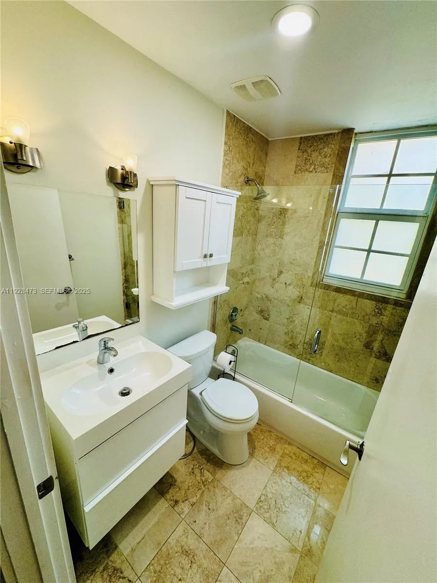 Miami, Florida 33137, United States, 2 Bedrooms Bedrooms, ,1 BathroomBathrooms,Residential,Active,253698