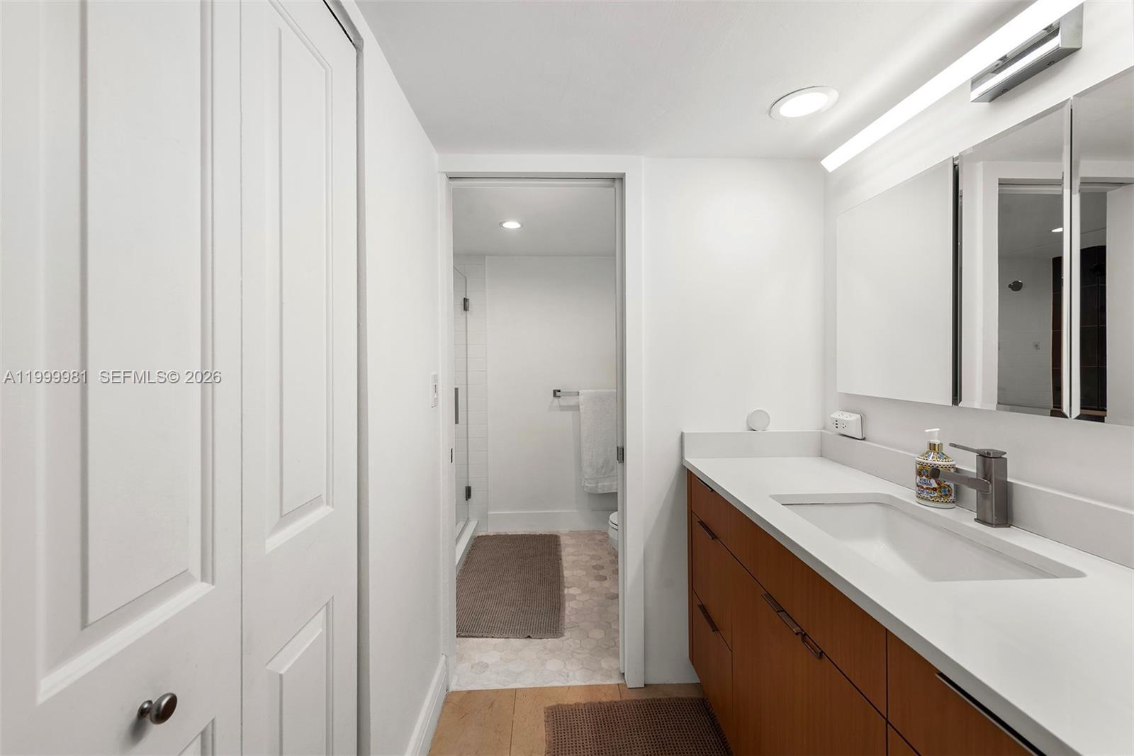 BRICKELL PLACE PHASE II C - Residential Lease