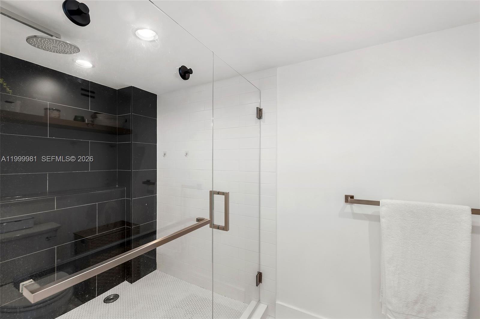 BRICKELL PLACE PHASE II C - Residential Lease