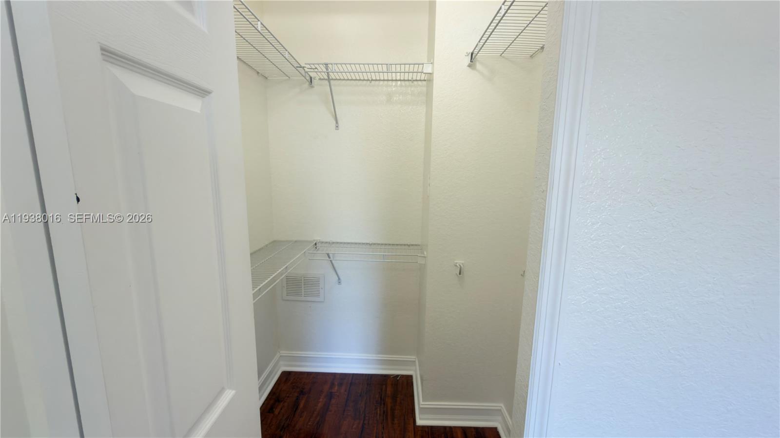 DORAL ISLES NORTH SEC TWO - Residential Lease