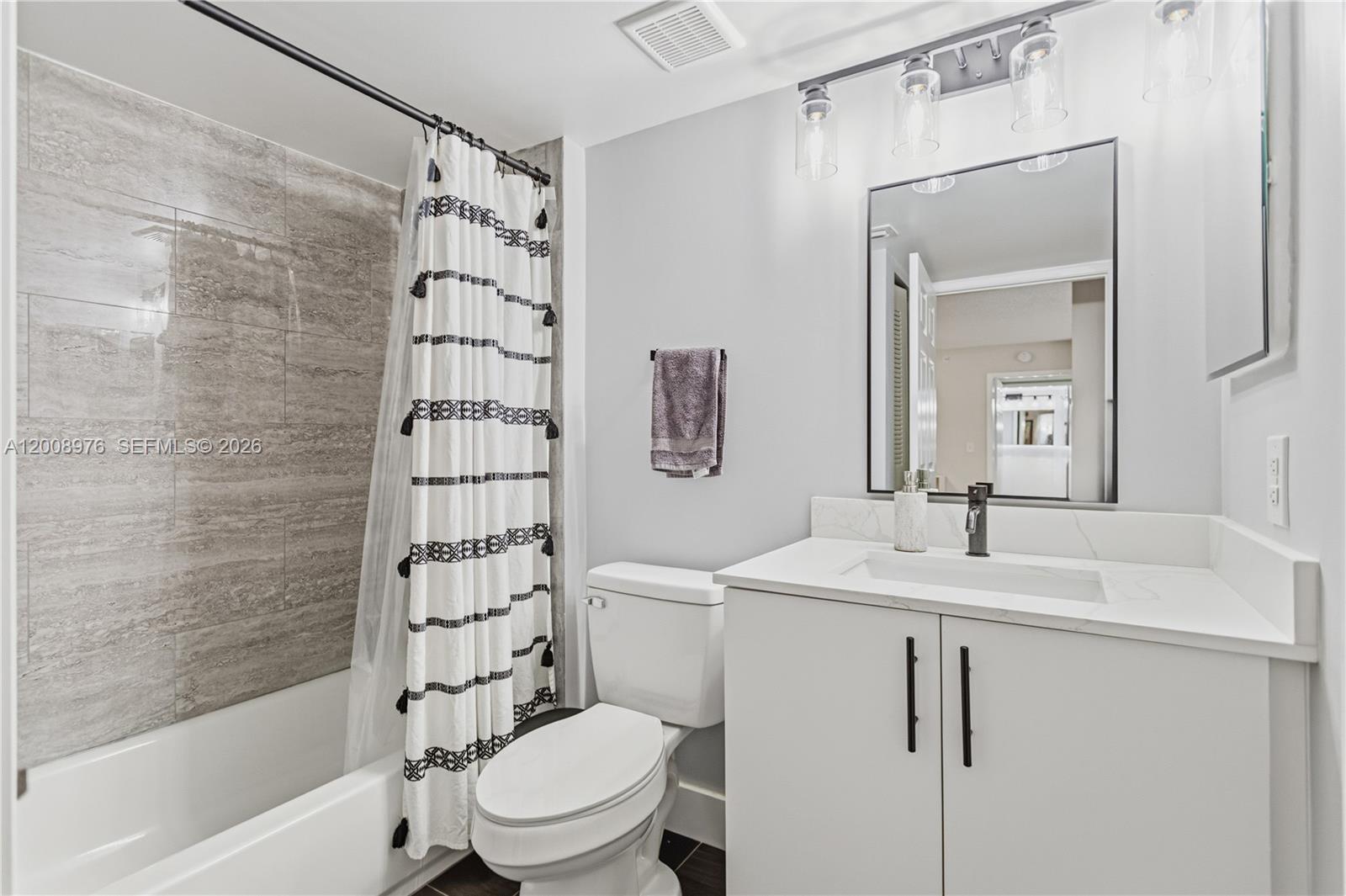ROYAL GRAND CONDO - Residential