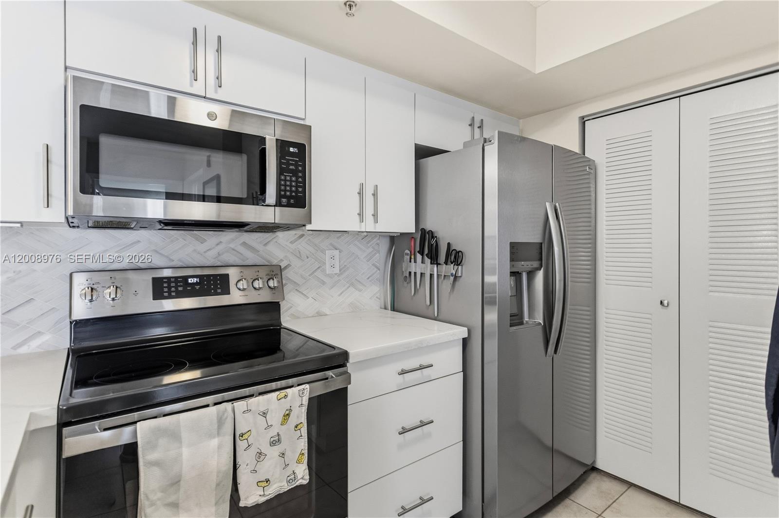 ROYAL GRAND CONDO - Residential