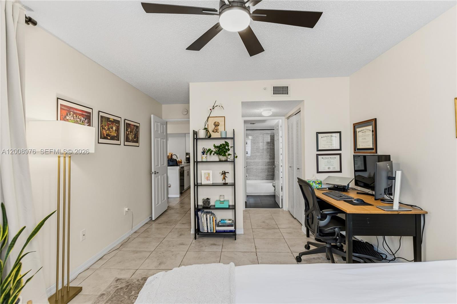 ROYAL GRAND CONDO - Residential