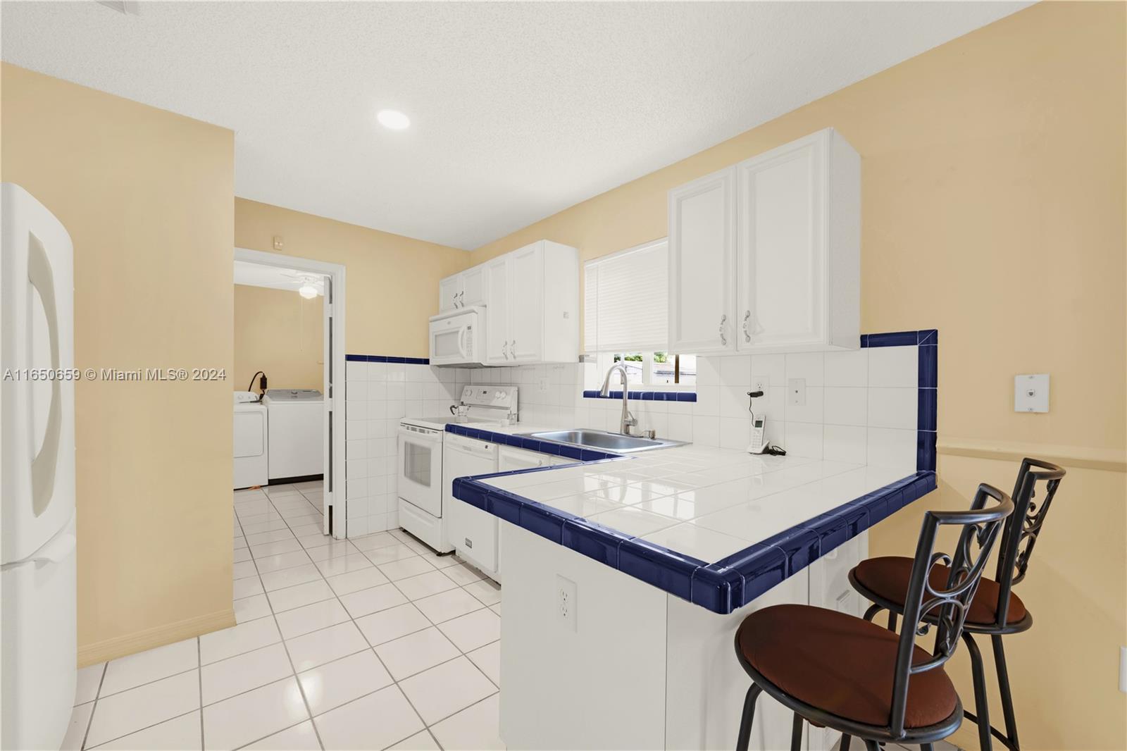Photo 5 of 21 of 18204 SW 153rd Pl house