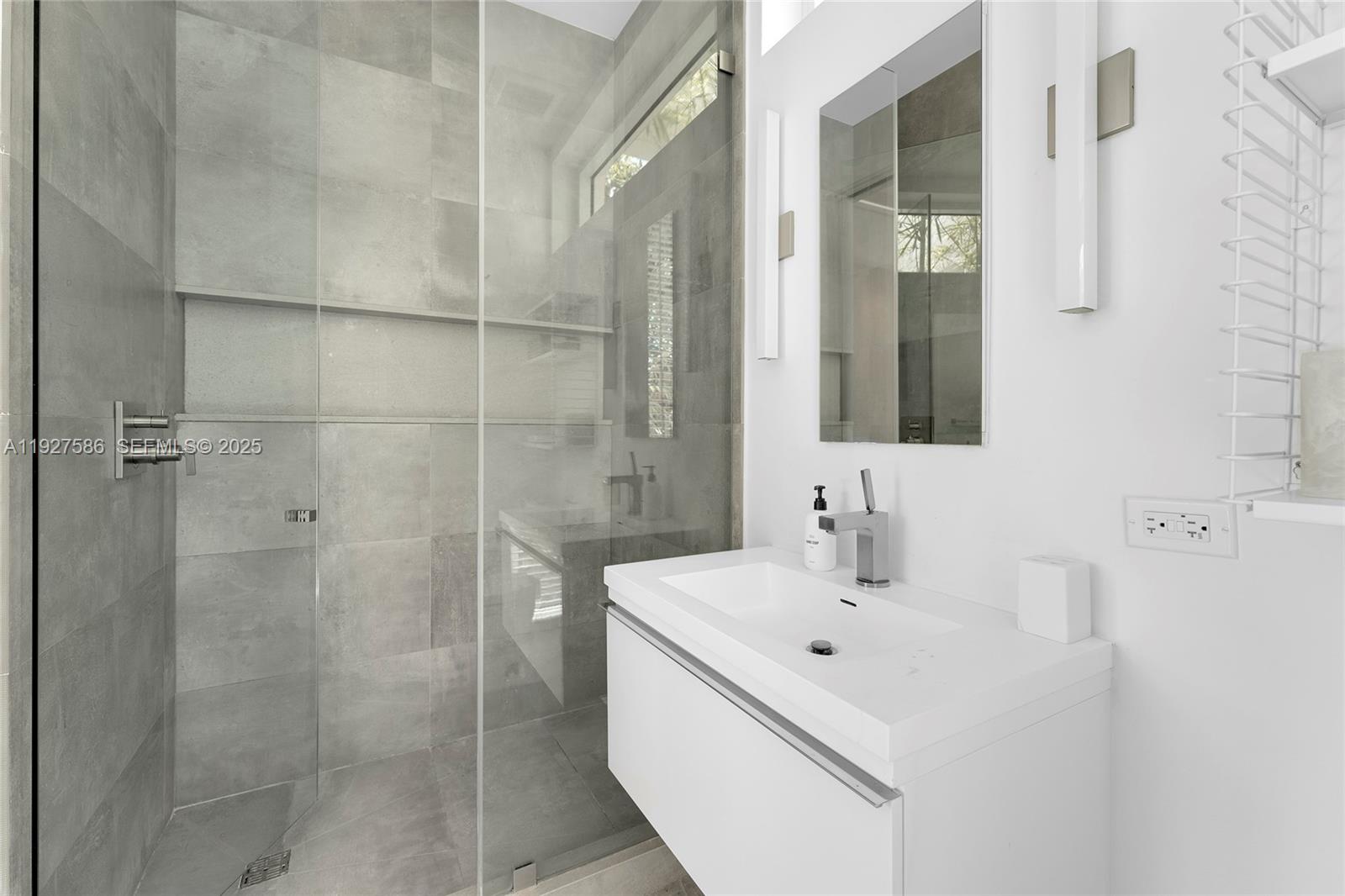 SURPRISE LAKE - Residential Lease