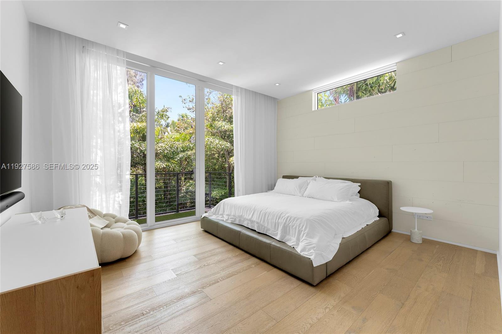 SURPRISE LAKE - Residential Lease