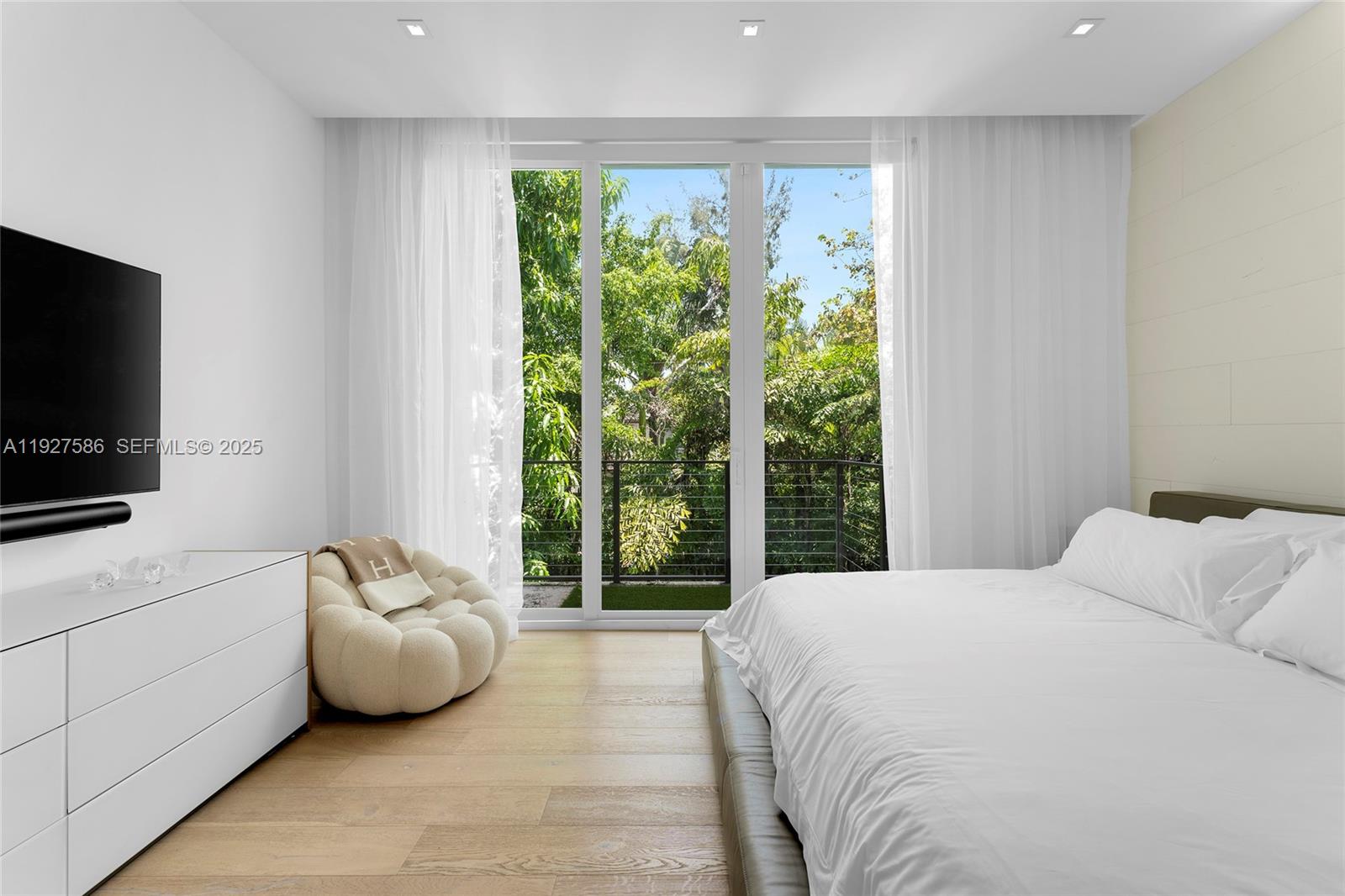 SURPRISE LAKE - Residential Lease