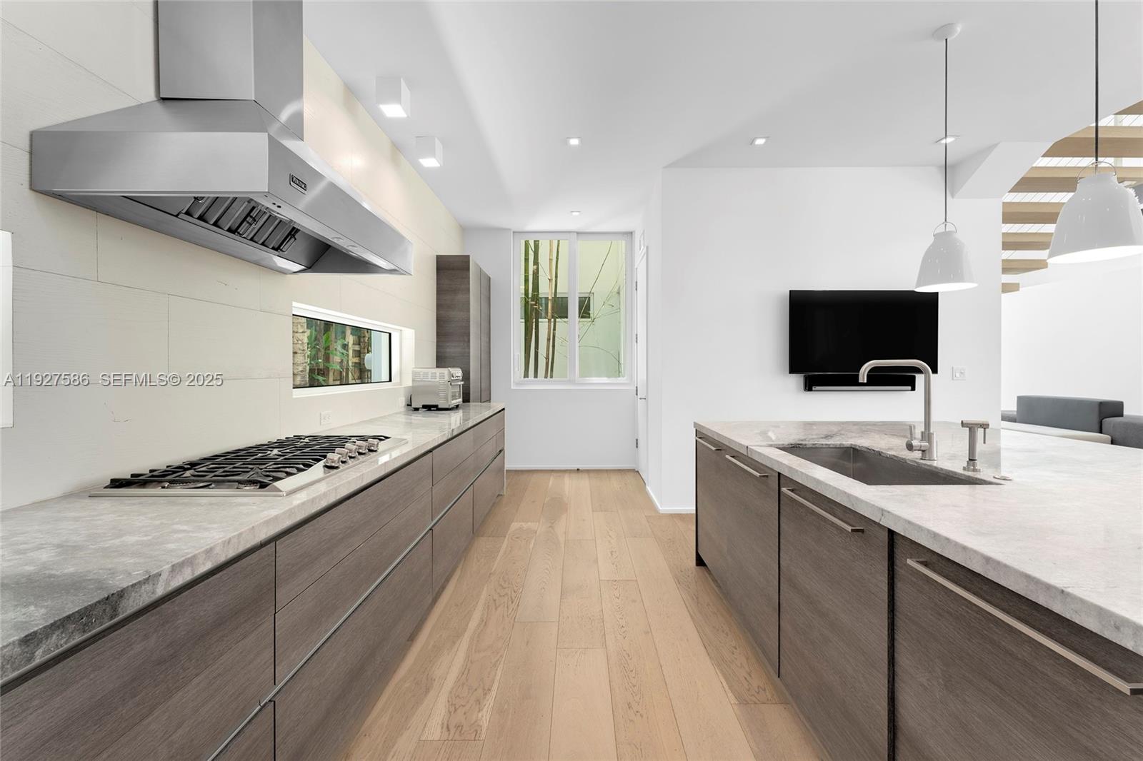 SURPRISE LAKE - Residential Lease