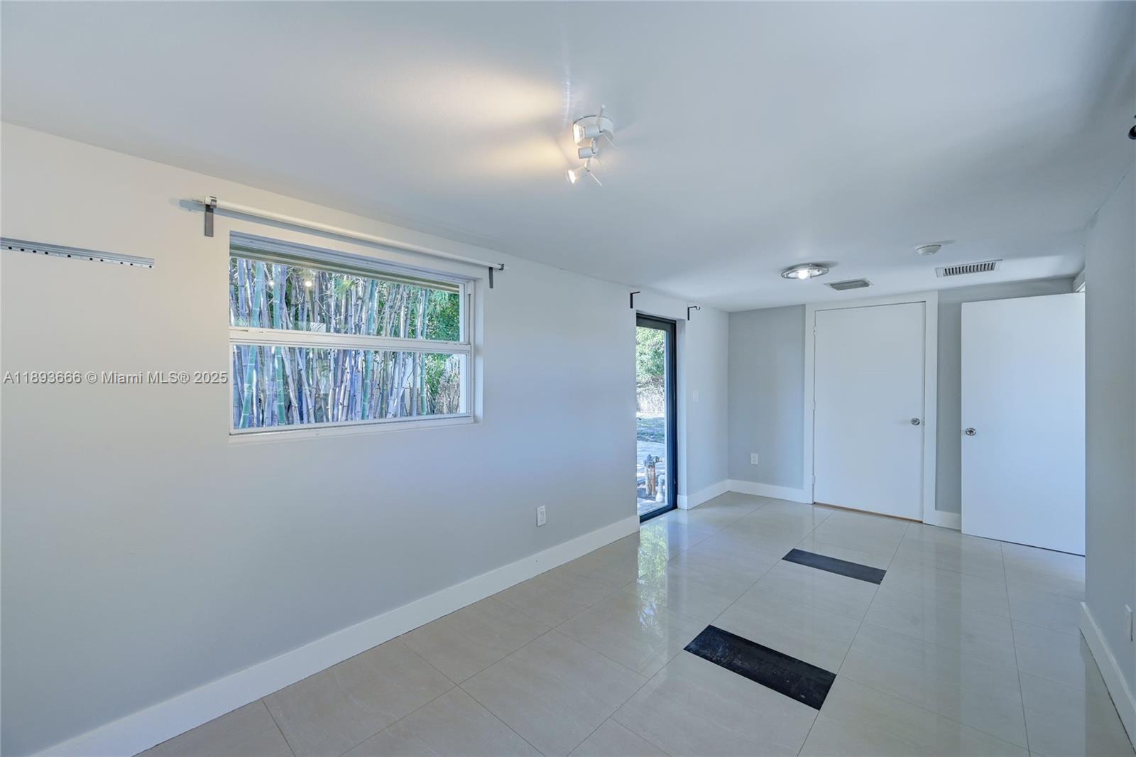 NORTH ANDREWS GARDENS - Residential Lease