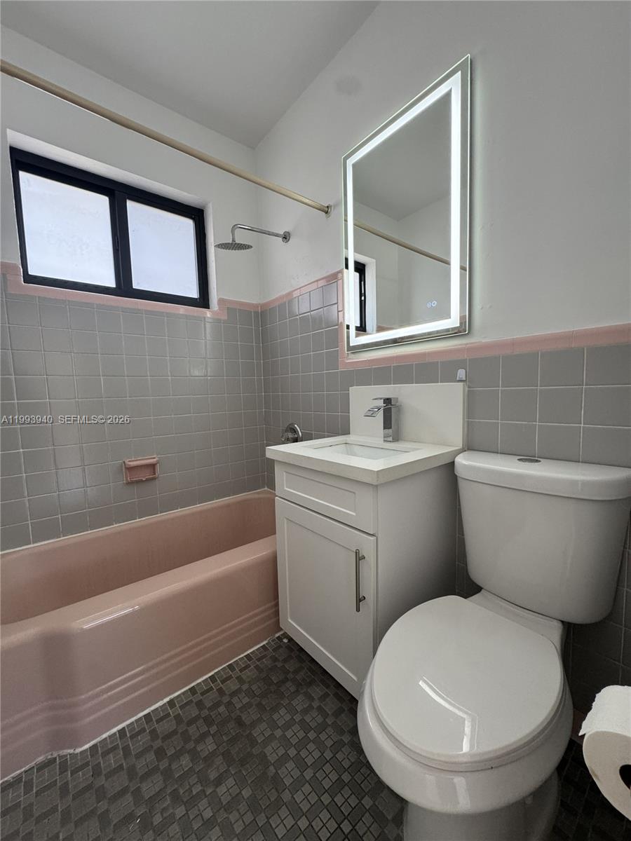 CORAL GABLES SEC K - Residential Lease