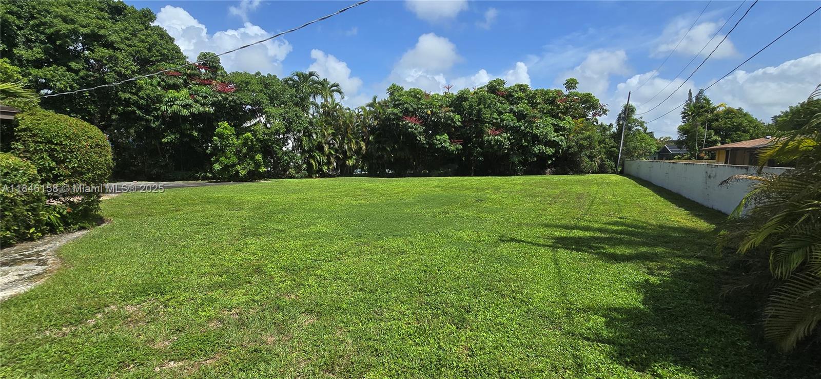 14285 SW 72nd Ct, Palmetto Bay, FL, 33158/$1,200,000 4 14285 SW 72nd Ct